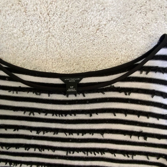 Ann Taylor black/cream top - Picture 4 of 4